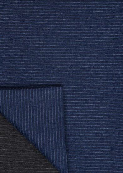 صورة قماش شتوي بنقش مقلم